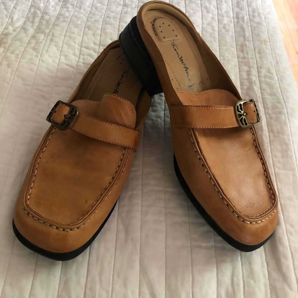 Thom McAn Tan Leather Mule Clogs with Decorative Buckle Size 8.5